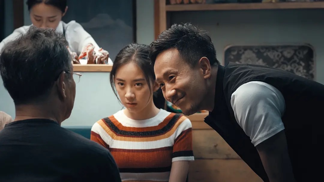 罪途剧照：何赫审问乘客